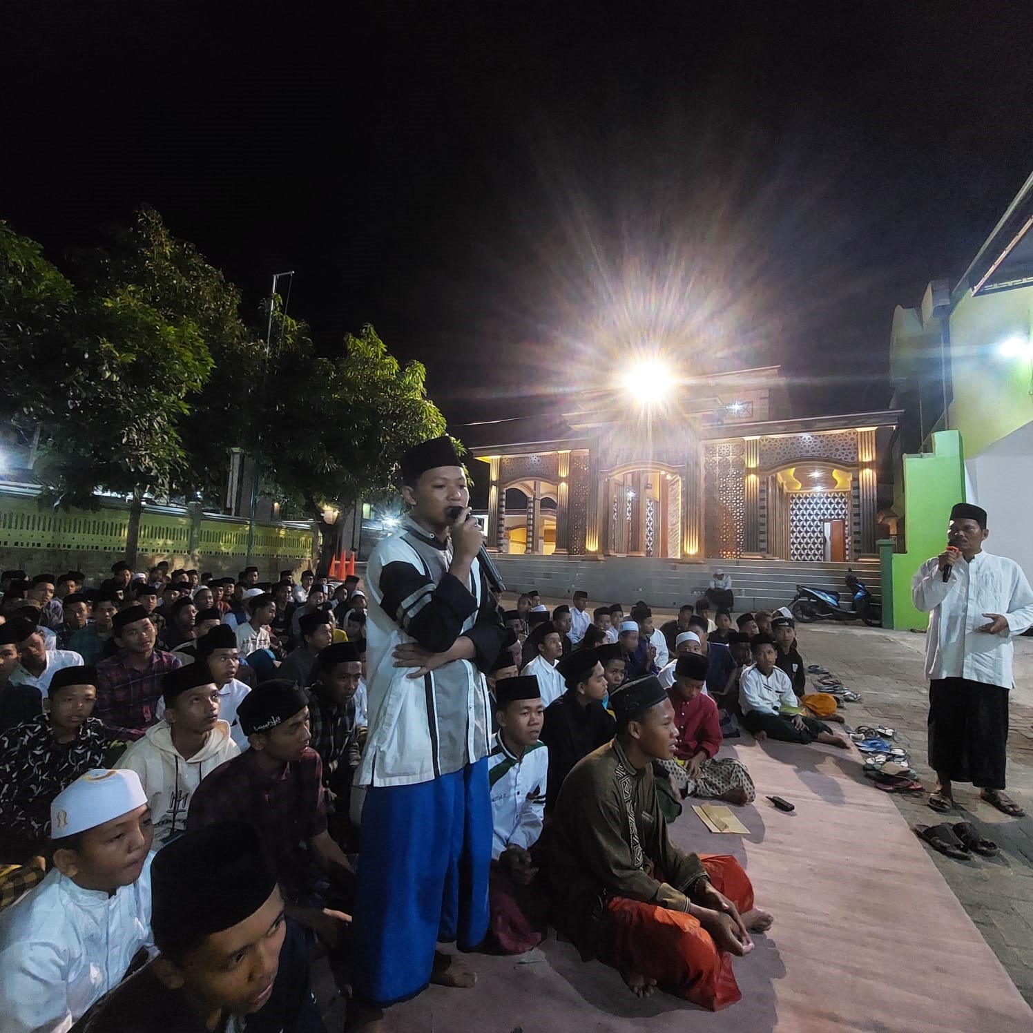 DIHADIRI PENGASUH ACARA TAQTI DAN TAQROR MADRASAH DINIYAH AT TAUFIQIYAH BERLANGSUNG MERIAH
